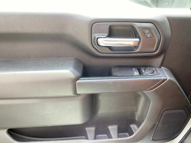 Photo of 2025 Summit White Chevrolet Silverado 3500
