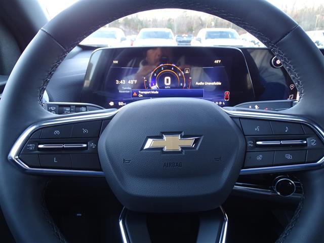 Photo of 2025 White Chevrolet Equinox