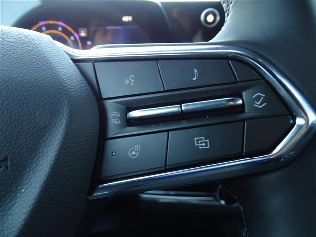Photo of 2025 White Chevrolet Equinox