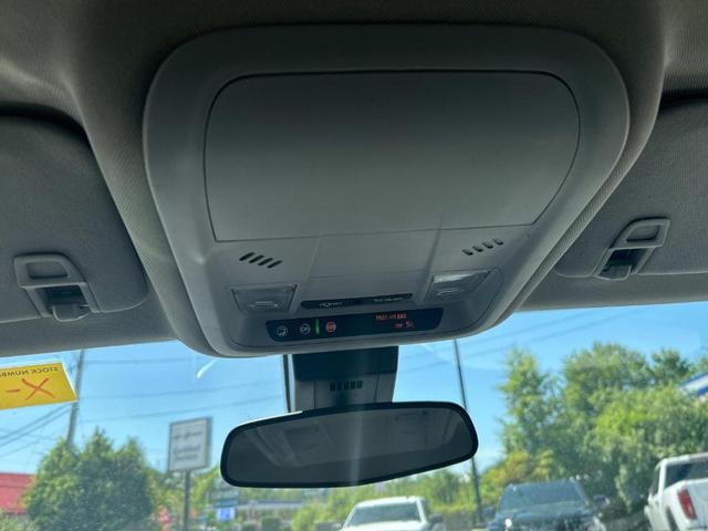Photo of 2022 Black Chevrolet Equinox