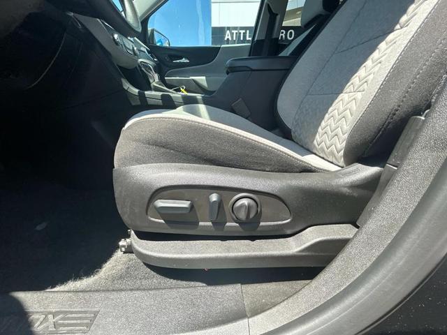Photo of 2022 Black Chevrolet Equinox