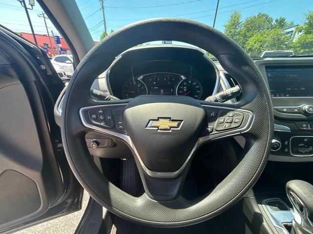 Photo of 2022 Black Chevrolet Equinox