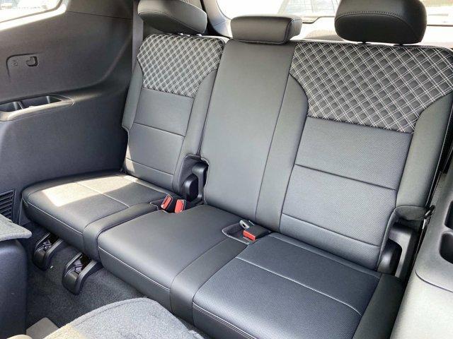 Photo of 2025 White Frost Tri-Coat GMC Acadia