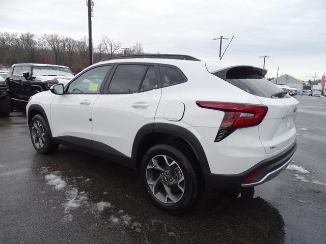 Photo of 2025 White Chevrolet Trax
