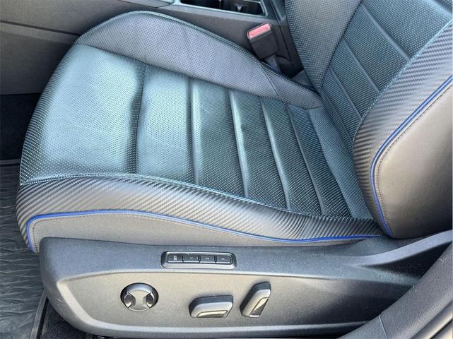 Photo of 2022 Lapiz Blue Metallic Volkswagen Golf R