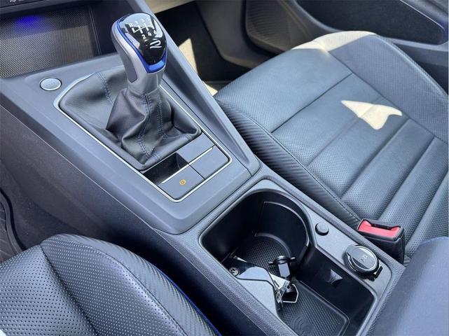 Photo of 2022 Lapiz Blue Metallic Volkswagen Golf R