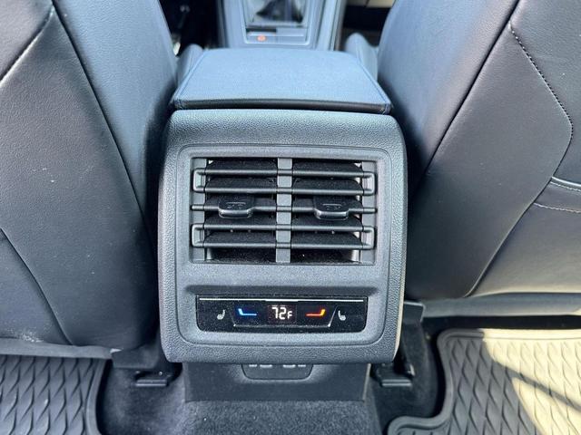 Photo of 2022 Lapiz Blue Metallic Volkswagen Golf R