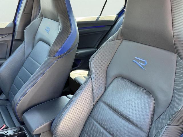 Photo of 2022 Lapiz Blue Metallic Volkswagen Golf R