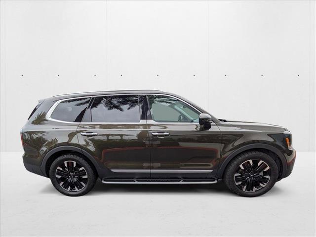 Photo of 2023 Dark Moss Kia Telluride