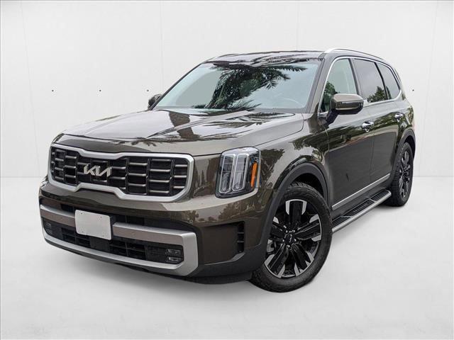Photo of 2023 Dark Moss Kia Telluride