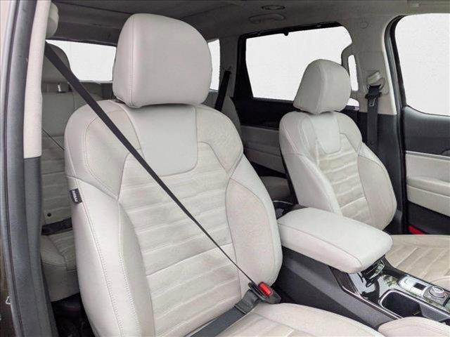Photo of 2023 Dark Moss Kia Telluride