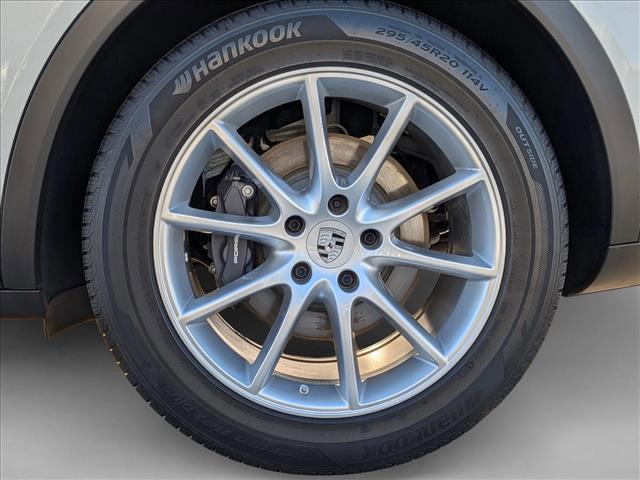 Photo of 2025 White Porsche Cayenne