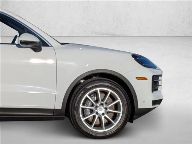 Photo of 2025 White Porsche Cayenne