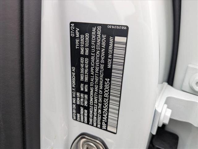 Photo of 2025 White Porsche Macan