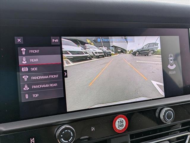 Photo of 2025 White Porsche Macan