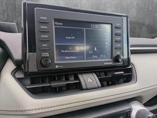 Photo of 2021 Super White Toyota RAV4