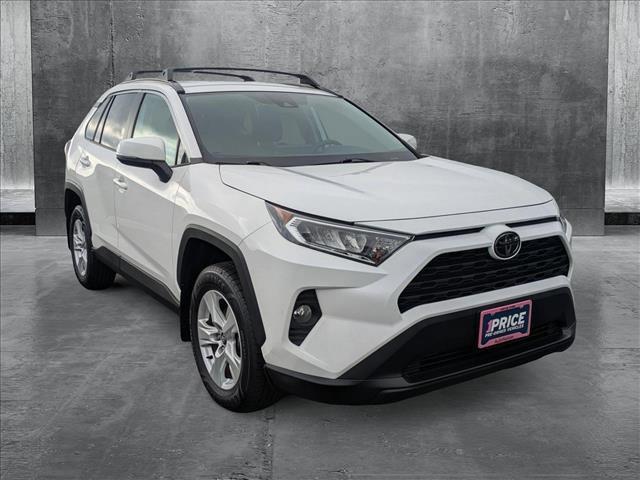 Photo of 2021 Super White Toyota RAV4