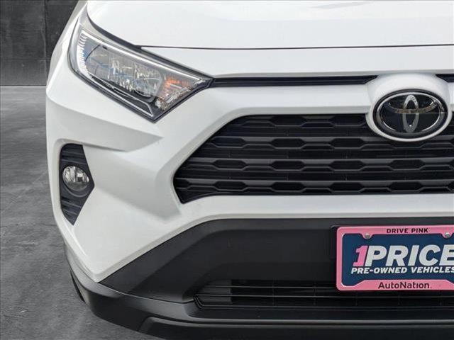Photo of 2021 Super White Toyota RAV4