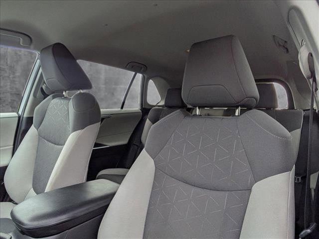Photo of 2021 Super White Toyota RAV4