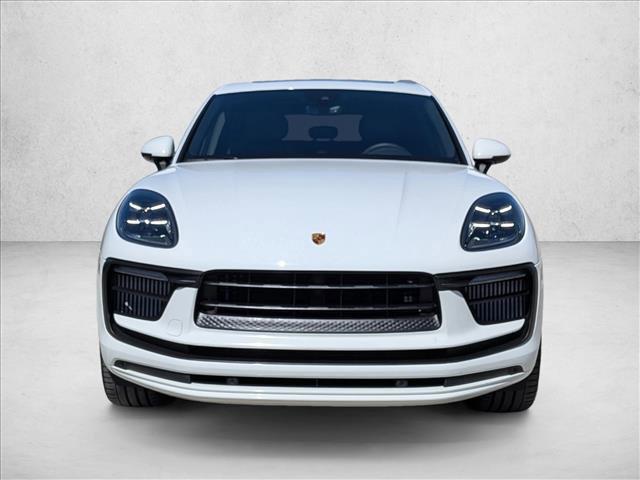 Photo of 2022 White Porsche Macan