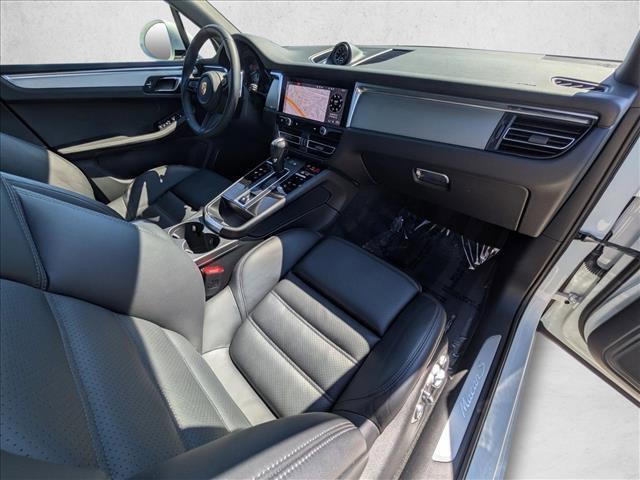 Photo of 2022 White Porsche Macan