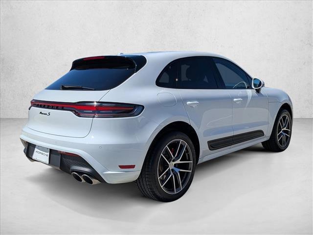 Photo of 2022 White Porsche Macan