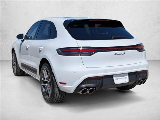 Photo of 2022 White Porsche Macan