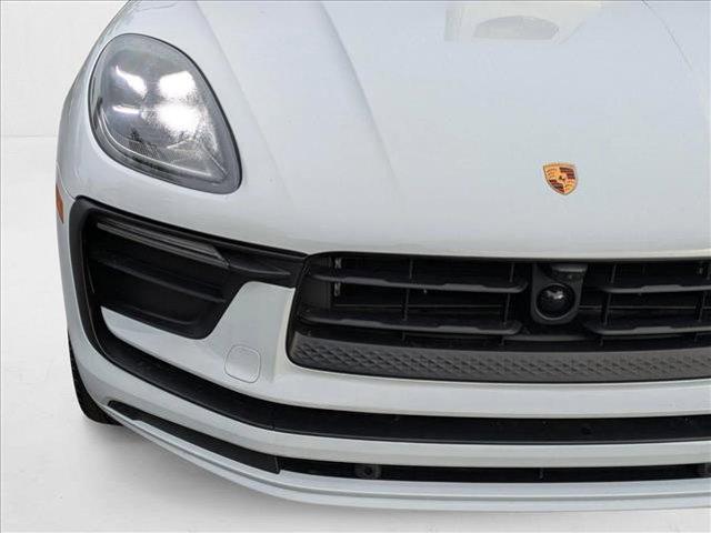 Photo of 2025 Carrara White Metallic Porsche Macan