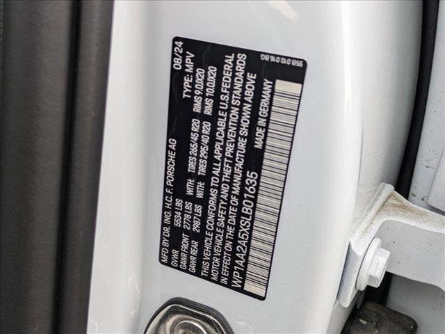 Photo of 2025 Carrara White Metallic Porsche Macan