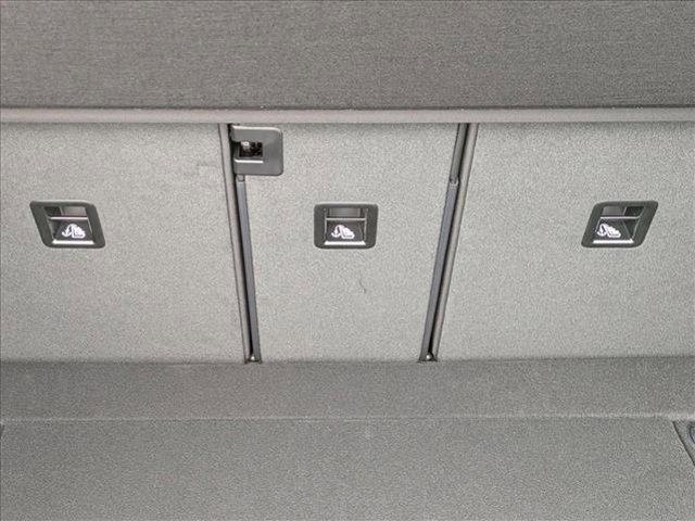 Photo of 2025 Carrara White Metallic Porsche Macan