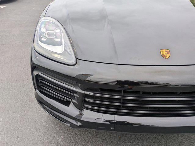 Photo of 2022 Black Porsche Cayenne