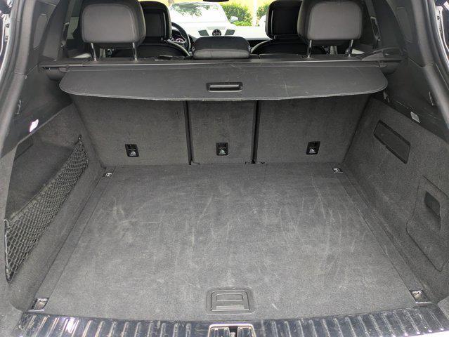 Photo of 2022 Black Porsche Cayenne