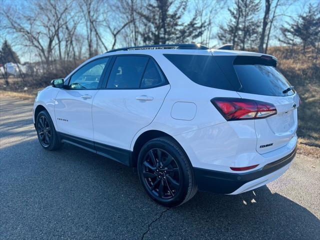 Photo of 2023 Summit White Chevrolet Equinox