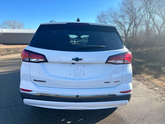 Photo of 2023 Summit White Chevrolet Equinox