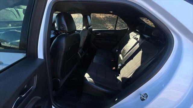 Photo of 2023 Summit White Chevrolet Equinox