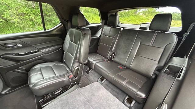 Photo of 2023 Summit White Chevrolet Traverse