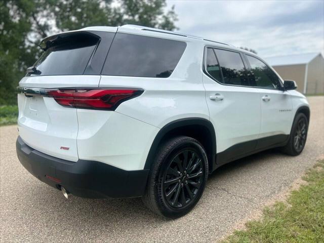Photo of 2023 Summit White Chevrolet Traverse