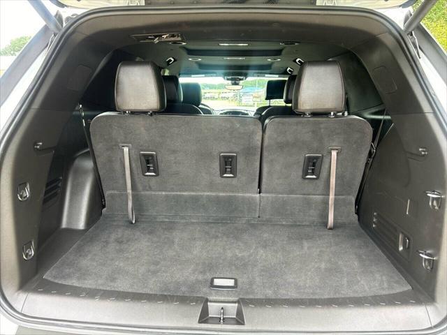 Photo of 2023 Summit White Chevrolet Traverse