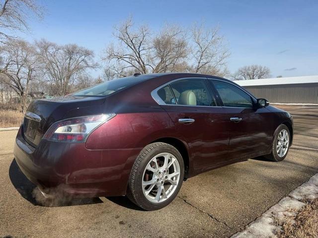 Photo of 2014 Purple Nissan Maxima