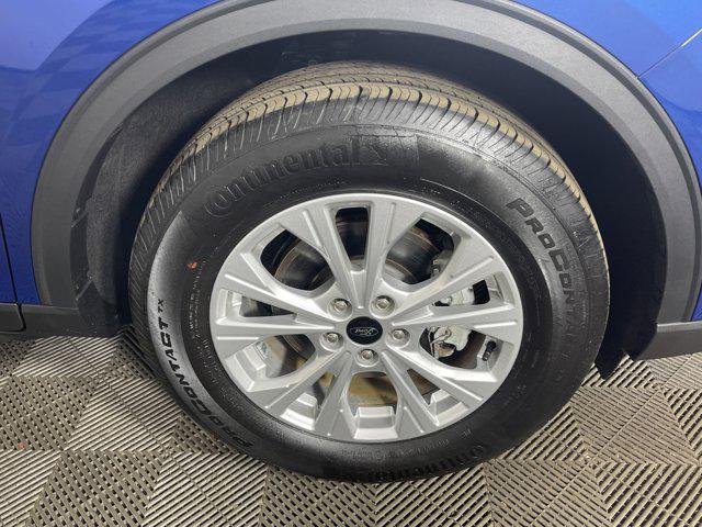 Photo of 2023 Atlas Blue Metallic Ford Escape