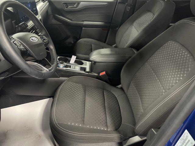 Photo of 2023 Atlas Blue Metallic Ford Escape