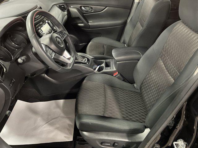 Photo of 2018 Magnetic Black Nissan Rogue