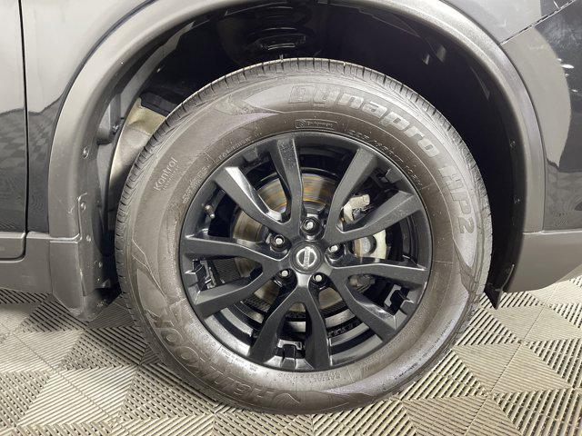 Photo of 2018 Magnetic Black Nissan Rogue