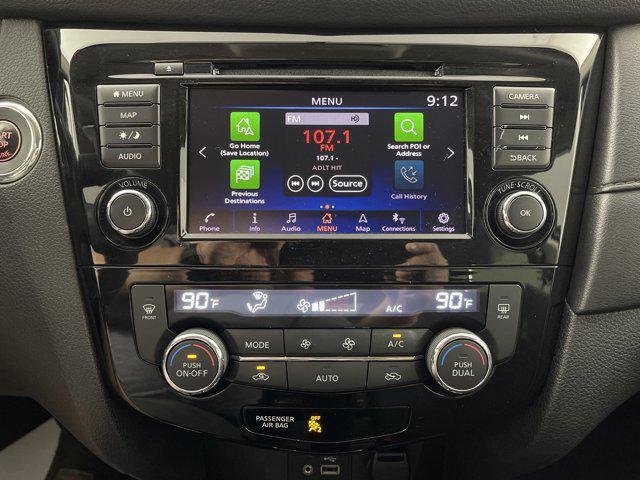 Photo of 2018 Magnetic Black Nissan Rogue