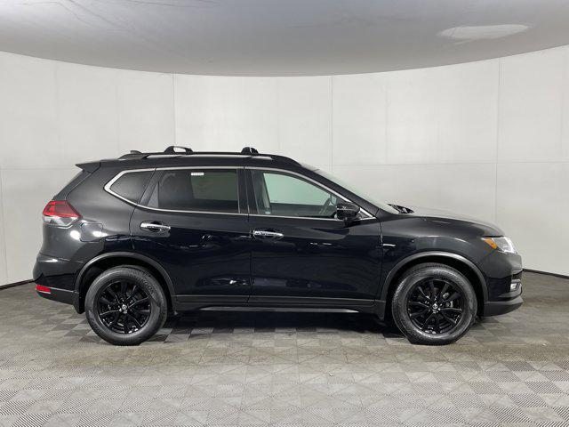 Photo of 2018 Magnetic Black Nissan Rogue