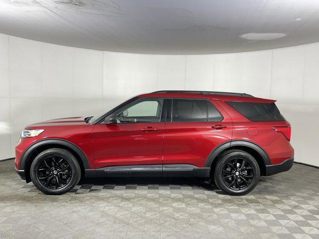 Photo of 2022 Rapid Red Metallic Tinted Clearcoat Ford Explorer