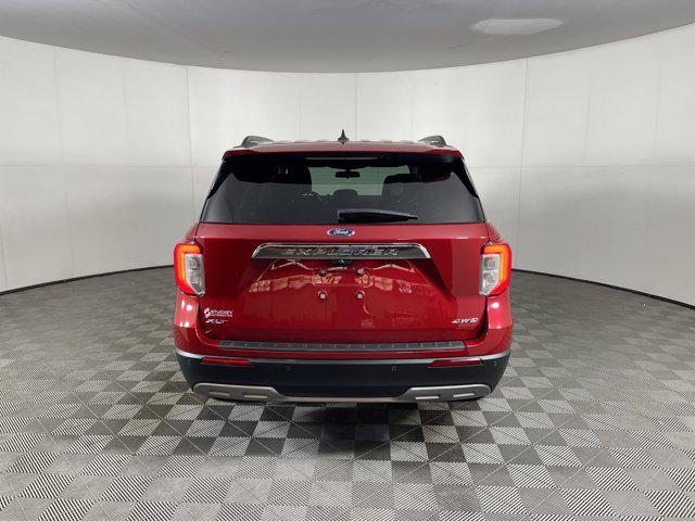 Photo of 2022 Rapid Red Metallic Tinted Clearcoat Ford Explorer