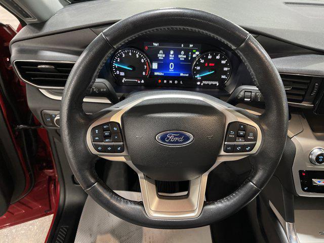 Photo of 2022 Rapid Red Metallic Tinted Clearcoat Ford Explorer