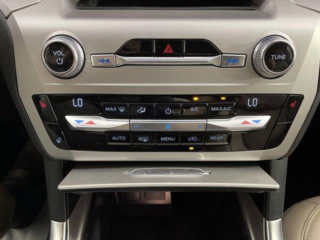 Photo of 2021 Oxford White Ford Explorer