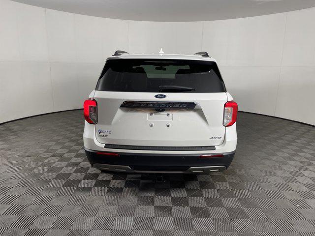 Photo of 2021 Oxford White Ford Explorer